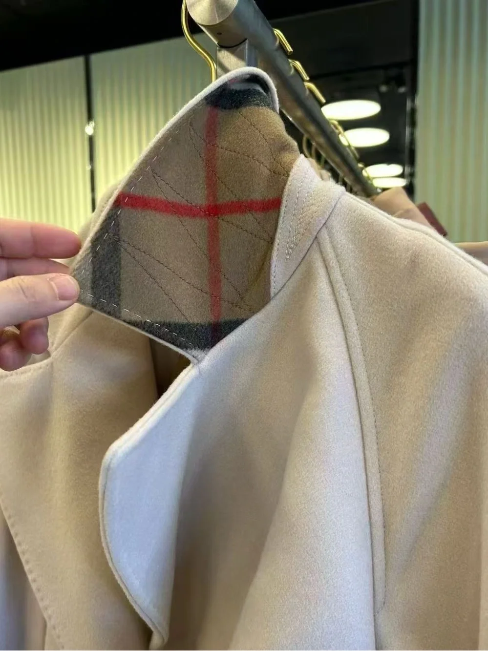 Burberry Women's Cashmere Blend Long Coat Beige US 6 - Picture 5 of 12